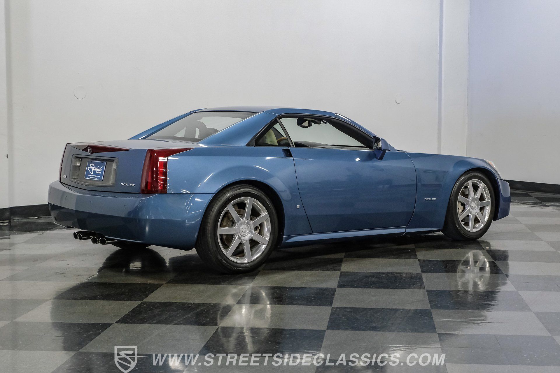 Used 2006 Cadillac XLR RWD image 13