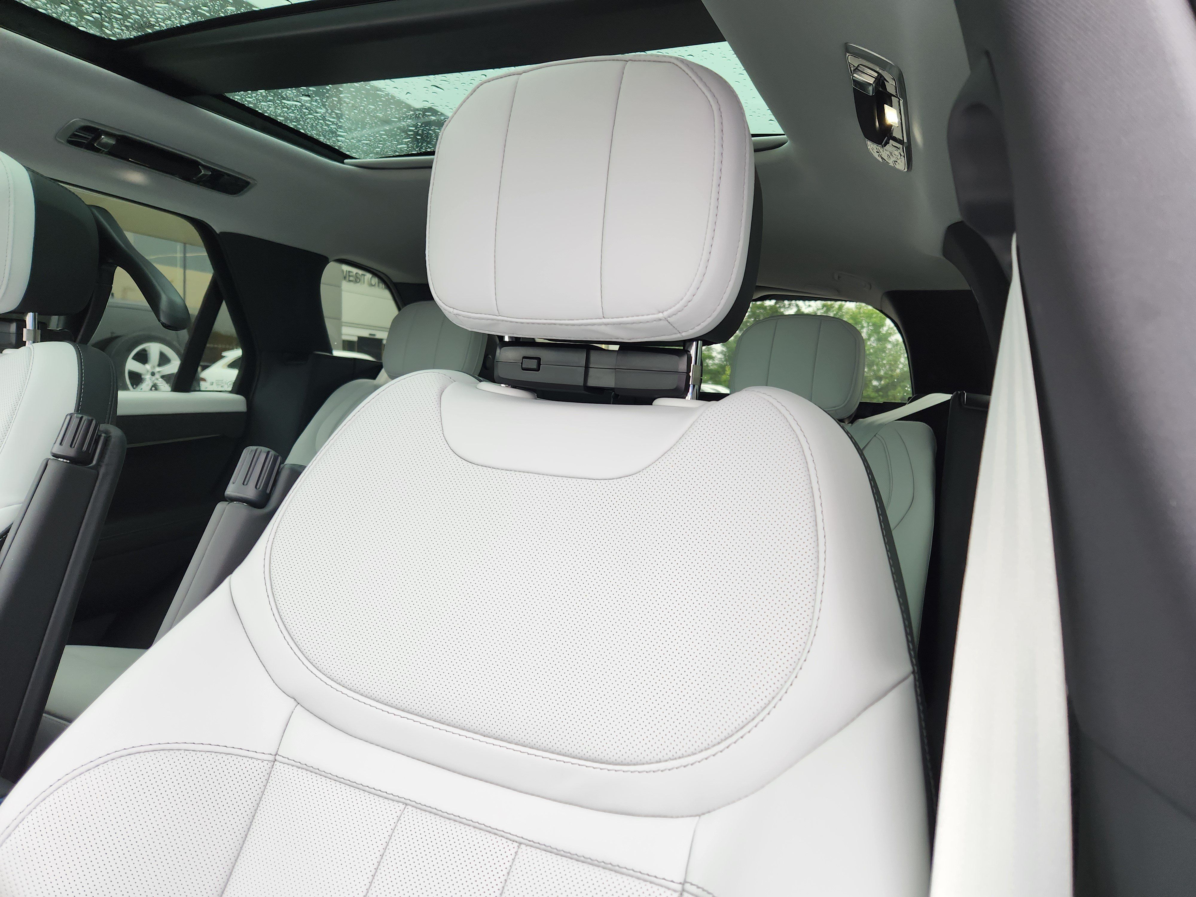 New 2027 Land Rover Range Rover Sport Battersea AWD/4WD image 9