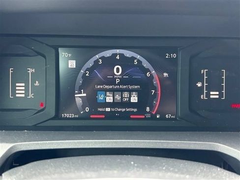 Used 2025 Toyota Tacoma SR5 AWD/4WD image 29