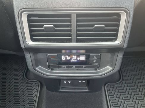 Used 2026 Volkswagen Atlas Peak Edition AWD/4WD image 21