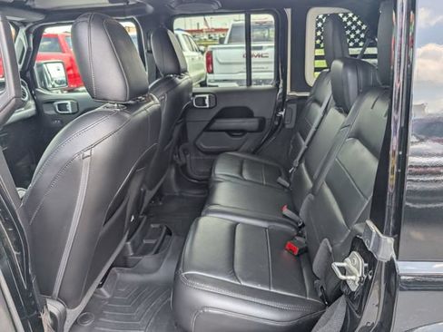 Used 2021 Jeep Wrangler Unlimited Sahara AWD/4WD image 10