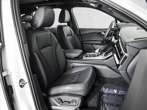 Certified 2025 Audi Q7 3.0T Premium Plus w/ Premium Plus Package AWD/4WD image 23