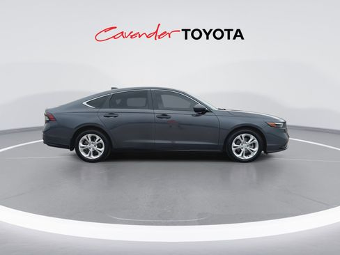Used 2025 Honda Accord LX image 9
