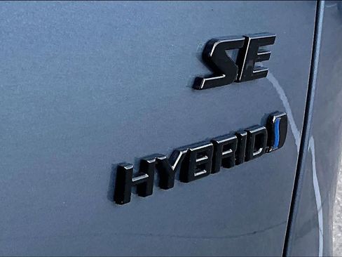Used 2023 Toyota Corolla Cross AWD Hybrid image 9