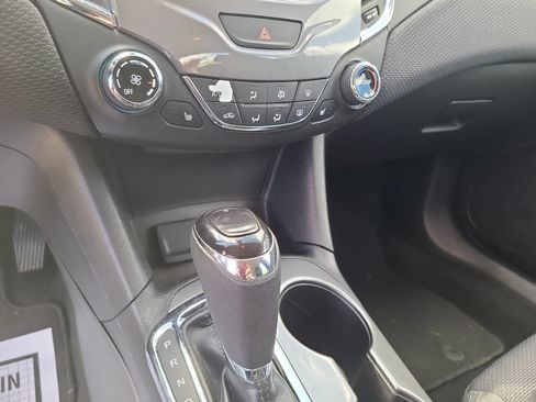 Used 2016 Chevrolet Cruze LT w/ Convenience Package image 16