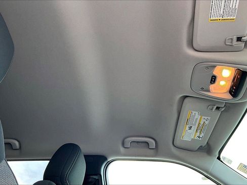 Used 2024 Chevrolet TrailBlazer LT w/ Convenience Package AWD/4WD image 23
