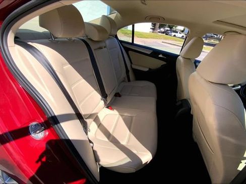 Used 2017 Volkswagen Jetta SE FWD image 27