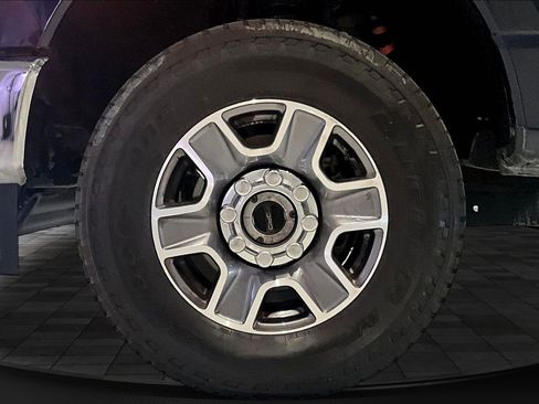 Used 2025 Ford F250 Lariat AWD/4WD image 35