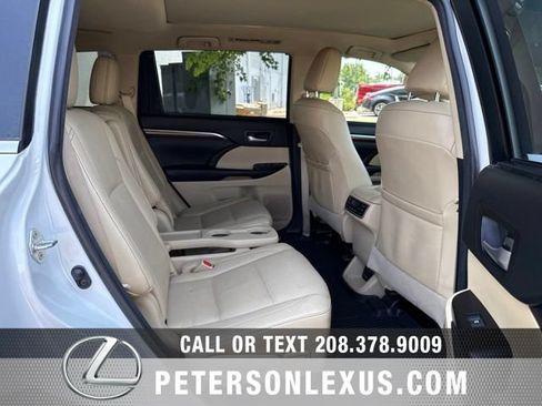 Used 2018 Toyota Highlander Limited Platinum AWD/4WD image 19