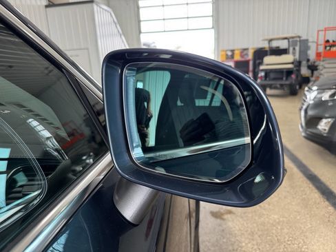 Used 2022 Volvo XC90 T8 Inscription w/ Advanced Package image 9