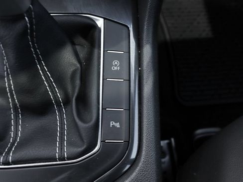 Used 2024 Volkswagen Tiguan SE R-Line FWD image 36