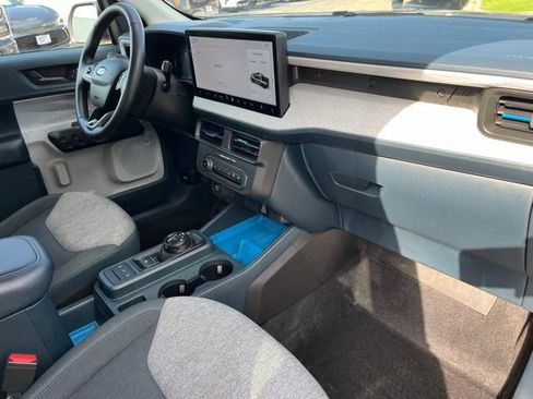 Used 2025 Ford Maverick XLT w/ XLT Luxury Package AWD/4WD image 8