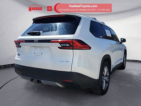 Certified 2024 Toyota Grand Highlander AWD image 5