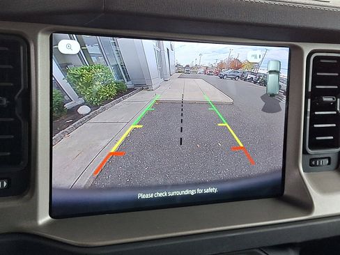 Used 2025 Ford Bronco Outer Banks image 21