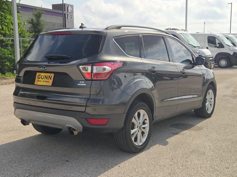 Used 2018 Ford Escape SE w/ SE Sync 3 Package FWD image 3