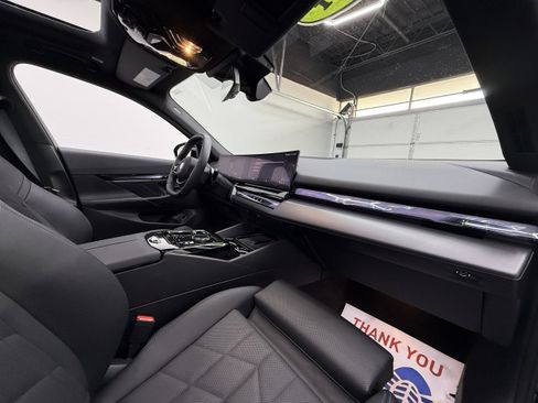 Used 2024 BMW i5 M60 image 24