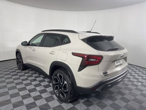 New 2026 Chevrolet Trax RS w/ Sunroof Package image 5