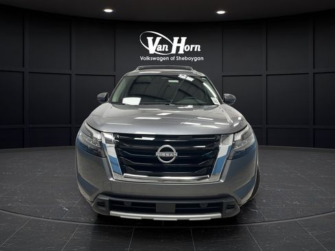 Used 2025 Nissan Pathfinder SL w/ SL Premium Package AWD/4WD image 2