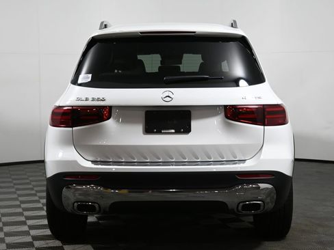 Certified 2025 Mercedes-Benz GLB 250 4MATIC image 6