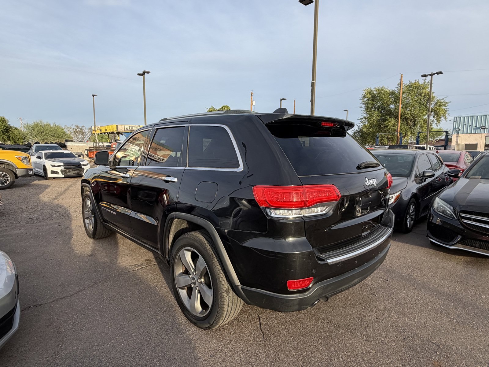 Used 2014 Jeep Grand Cherokee Limited w/ Luxury Group II RWD image 4