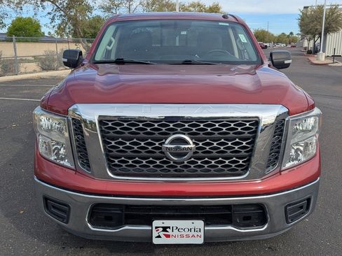 Used 2018 Nissan Titan SV image 9