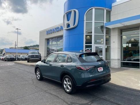 Used 2024 Honda HR-V LX image 2