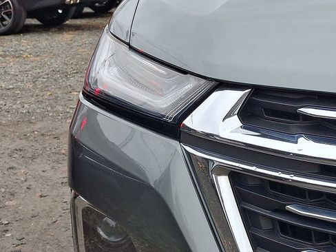 Used 2023 Chevrolet Traverse LT image 35