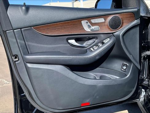 Used 2020 Mercedes-Benz GLC 300 image 24