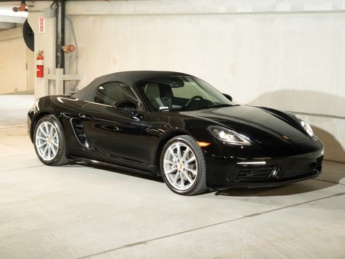 Certified 2023 Porsche 718 Boxster RWD image 8
