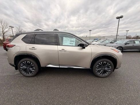 New 2026 Nissan Rogue Platinum w/ Platinum Premium Package image 4