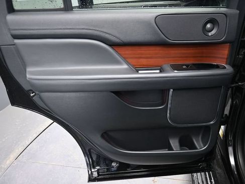 Used 2024 Lincoln Navigator Reserve AWD/4WD image 38