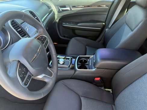 Used 2023 Chrysler 300 Touring w/ Sport Appearance Package image 19