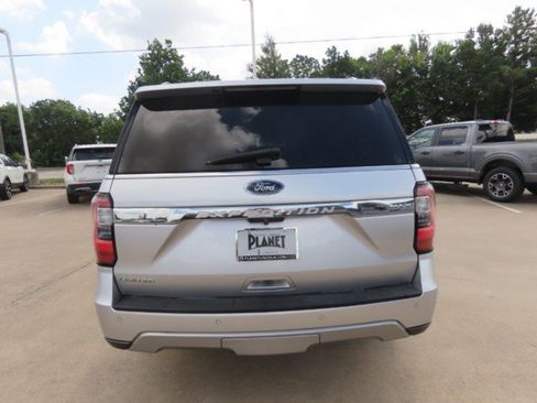 Used 2018 Ford Expedition Max Limited w/ Equipment Group 302A RWD image 11