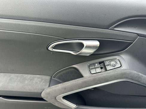 New 2025 Porsche 718 Boxster GTS image 12