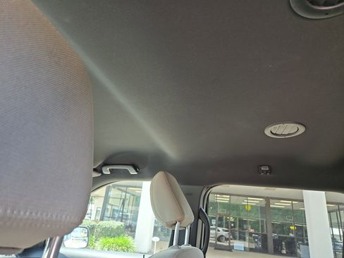 Used 2018 Ford Explorer XLT FWD image 19