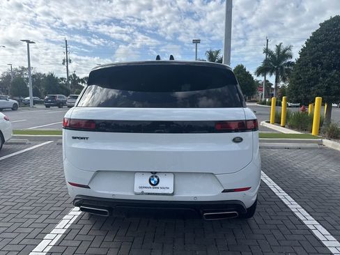 Used 2023 Land Rover Range Rover Sport SE Dynamic image 4