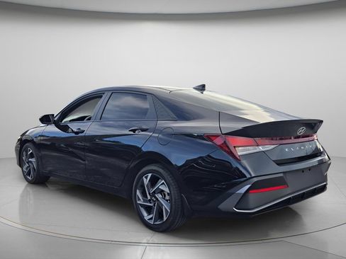 Certified 2025 Hyundai Elantra Sport w/ Cargo Package FWD image 7