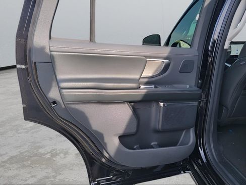 New 2026 Ford Expedition Platinum w/ Driver's Package image 27