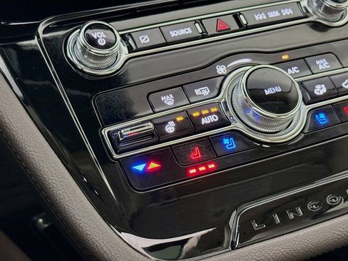 Used 2021 Lincoln Corsair Reserve image 22