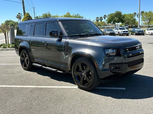 New 2025 Land Rover Defender 130 X-Dynamic SE image 9