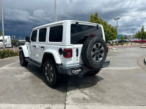 Used 2018 Jeep Wrangler Unlimited Sahara AWD/4WD image 6