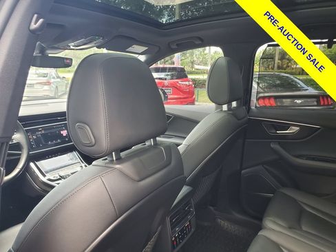 Used 2023 Audi Q7 2.0T Premium Plus w/ Premium Plus Package AWD/4WD image 11
