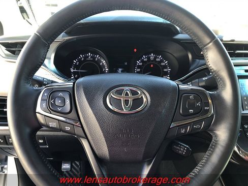 Used 2018 Toyota Avalon Limited w/ Carpet Mat Package FWD image 13