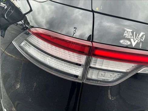 Certified 2023 Lincoln Aviator Reserve w/ Equipment Group 201A image 30