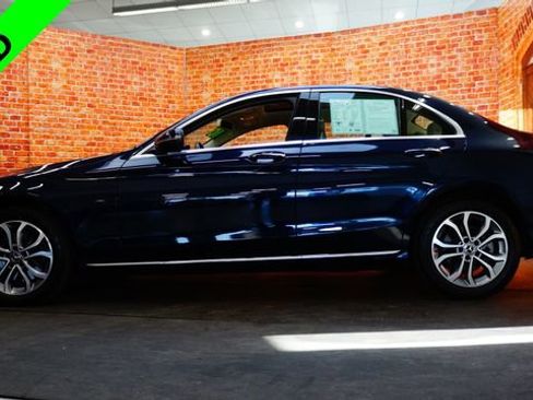 Used 2018 Mercedes-Benz C 300 4MATIC Sedan image 4