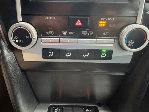 Used 2013 Toyota Camry SE w/ Leather Pkg image 33