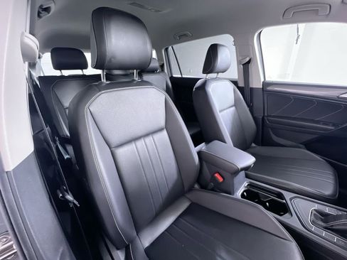 Used 2024 Volkswagen Tiguan SE image 24