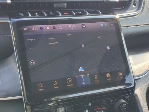 Used 2024 Jeep Grand Cherokee Limited image 24