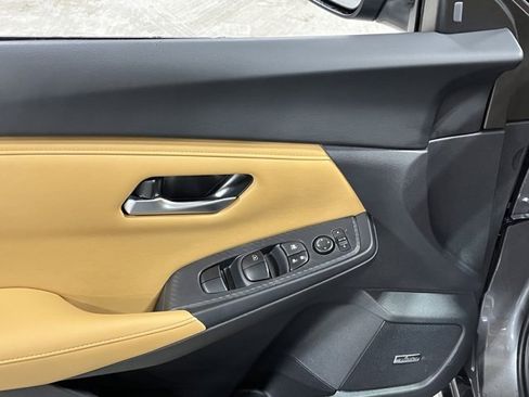 Used 2024 Nissan Sentra SV w/ SV Premium Package image 15