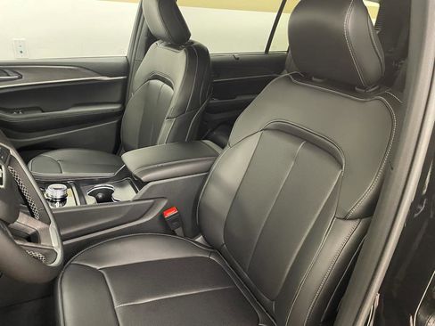 New 2025 Jeep Grand Cherokee L Limited w/ Luxury Tech Group II image 12